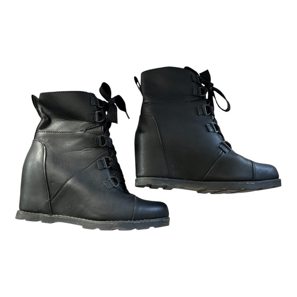 Universal Threads Faux Fur Leather Lace Up Boots Women’s 8 - Picture 3 of 7